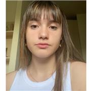 Profesora de apoyo para impartir clases tanto presenciales como online